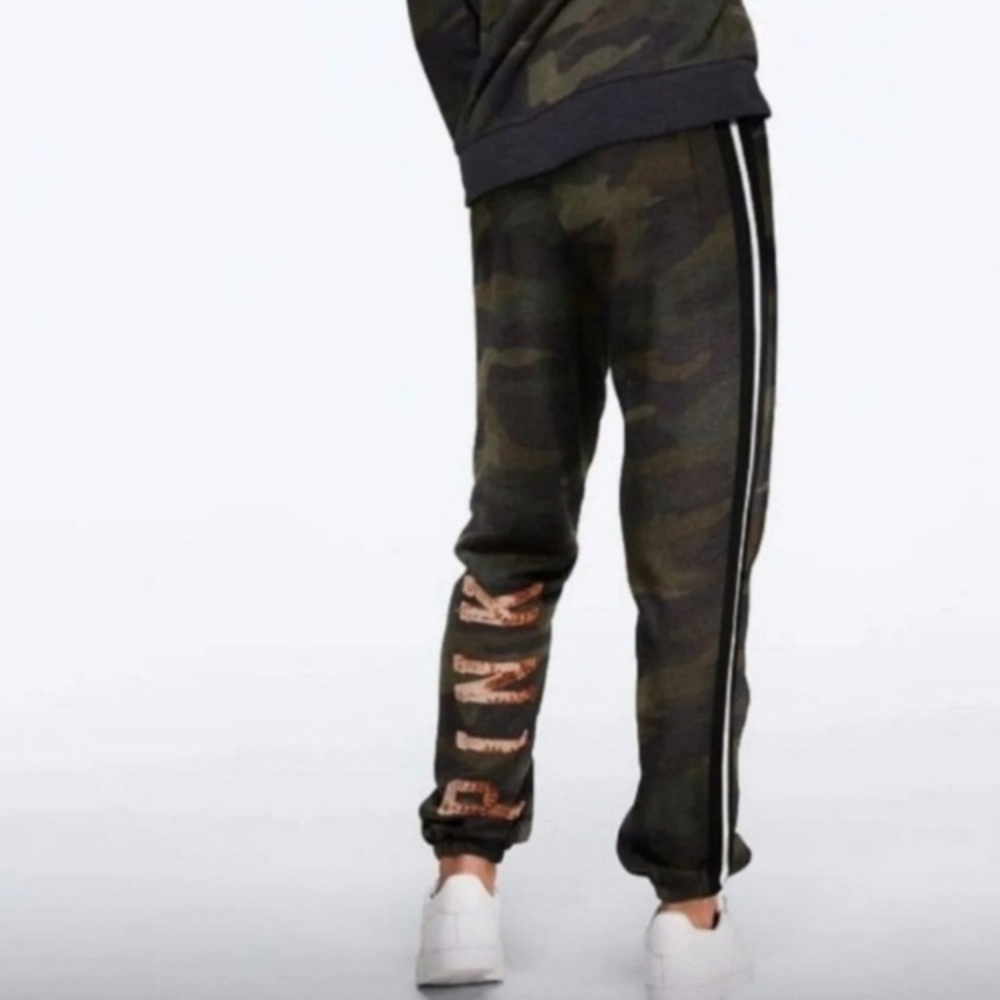 Victoria’s Secret Pink sequin classic sweatpants